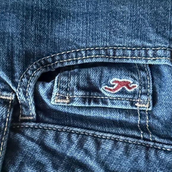Hollister Low Rise Mid-Blue Rolled Hem Denim Shorts - Picture 3 of 4